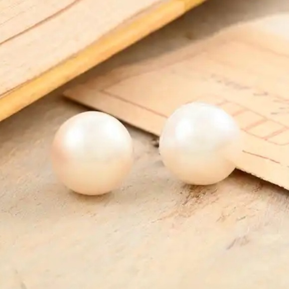 Jewelry - Freshwater Pearl Earrings in Sterling Silver. NWT